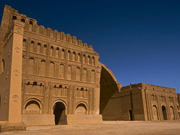 ایوان مداین را آیینه عبرت دان